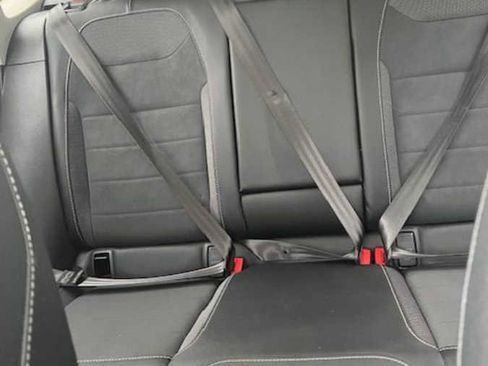 Used 2023 Volkswagen Taos SE w/ Panoramic Sunroof Package image 17