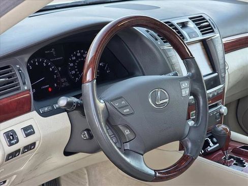 Used 2011 Lexus LS 460 w/ Comfort Pkg image 13