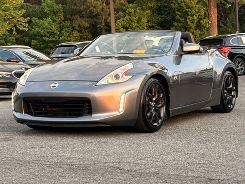 Used 2014 Nissan 370Z Touring RWD image 27