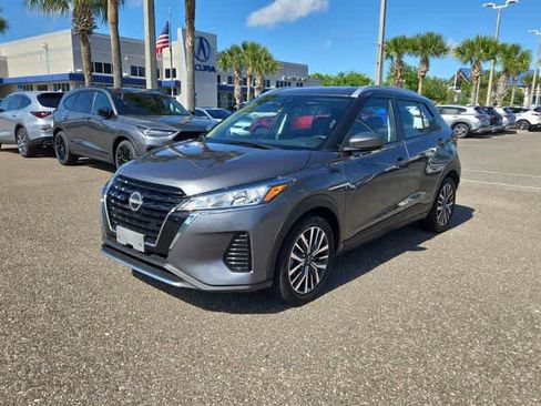 Used 2023 Nissan Kicks SV FWD image 4