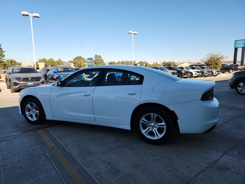 Used 2022 Dodge Charger SXT image 4