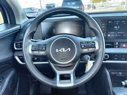 Used 2023 Kia Sportage LX image 18