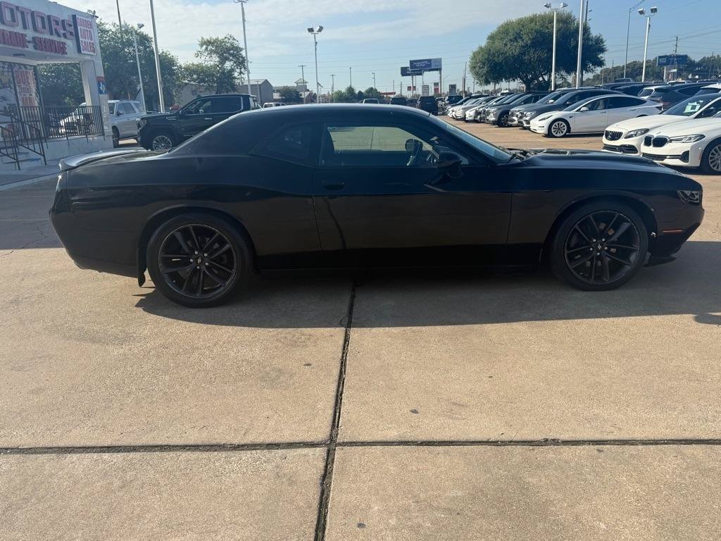 Used 2019 Dodge Challenger R/T RWD image 7