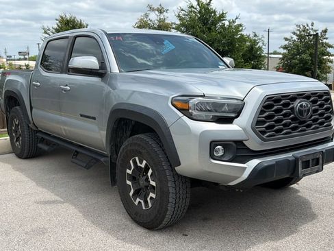 Used 2022 Toyota Tacoma TRD Off-Road AWD/4WD image 2