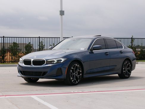 Certified 2025 BMW 330i Sedan w/ Premium Package RWD image 5
