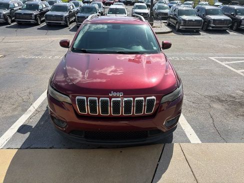 Used 2019 Jeep Cherokee Latitude w/ Popular Appearance Group FWD image 1