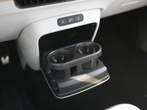 New 2025 Volkswagen ID. Buzz Pro S Plus AWD/4WD image 37