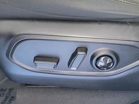 Used 2024 Jeep Grand Cherokee L Laredo image 29