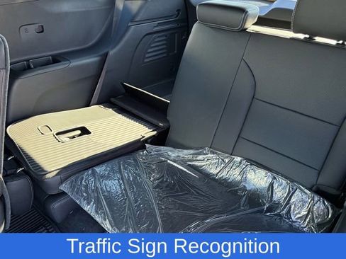 New 2026 Chevrolet Traverse LT w/ Sun and Wheel Package image 20