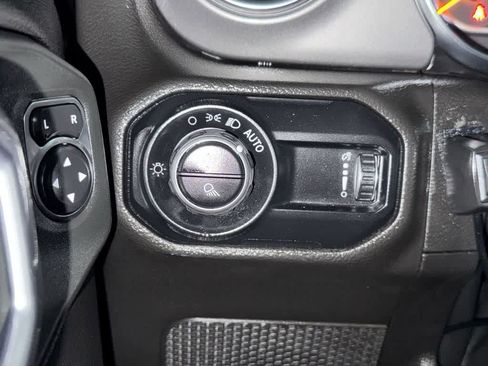 Used 2023 Jeep Gladiator Rubicon w/ LED Lighting Group AWD/4WD image 16