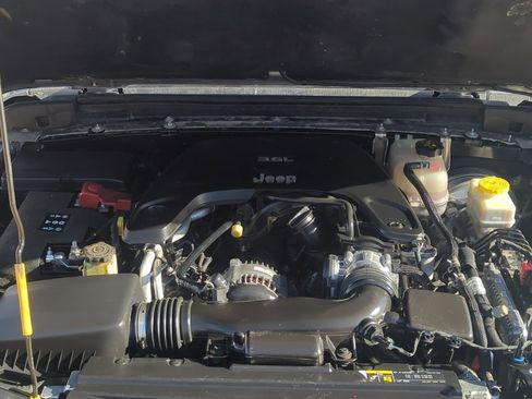 Used 2018 Jeep Wrangler Unlimited Rubicon image 29