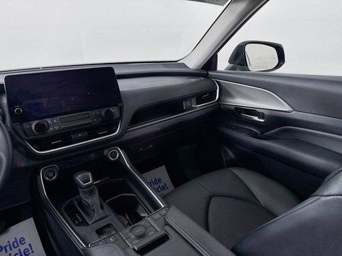 Certified 2025 Toyota Grand Highlander AWD image 23
