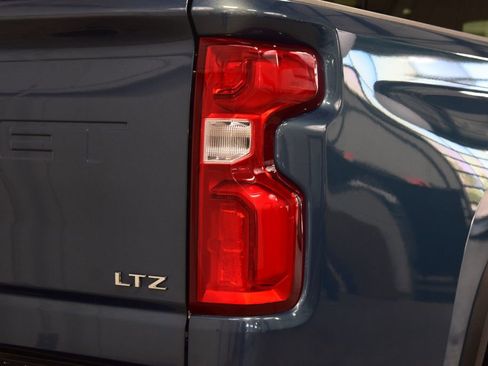 Used 2024 Chevrolet Silverado 2500 LTZ w/ LTZ Premium Package AWD/4WD image 23