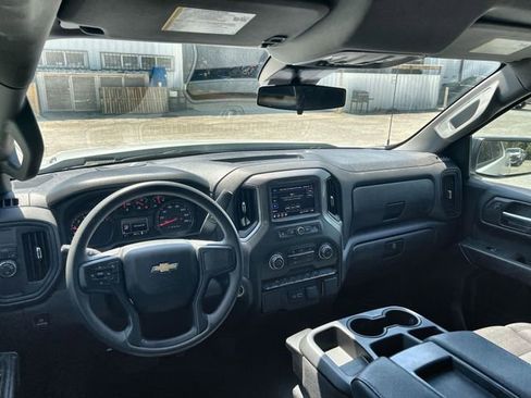 Certified 2025 Chevrolet Silverado 1500 Custom image 10