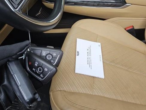 Used 2025 Cadillac Escalade IQ Luxury 2 image 11