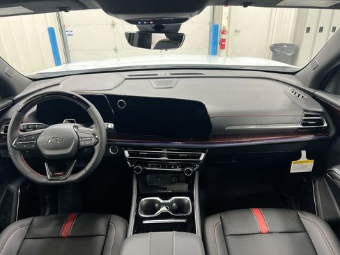 New 2026 Chevrolet Traverse RS w/ LPO, Floor Liner Package AWD/4WD image 10