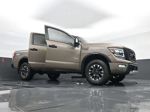 Used 2023 Nissan Titan PRO-4X w/ Pro-4x Convenience Package AWD/4WD image 34