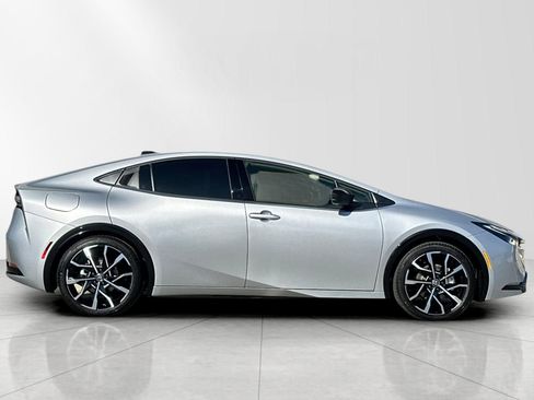 New 2026 Toyota Prius Plug-In Hybrid image 2