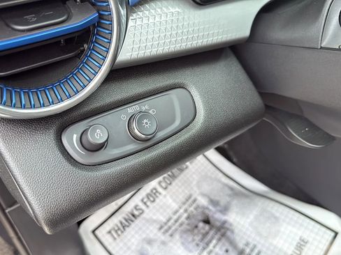 Used 2025 Chevrolet Trax LT image 15