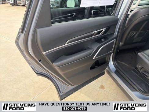 Used 2025 Kia Telluride S AWD/4WD image 38