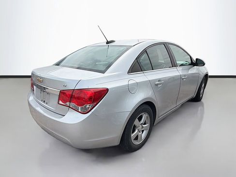 Used 2016 Chevrolet Cruze LT w/ Technology Package FWD image 9