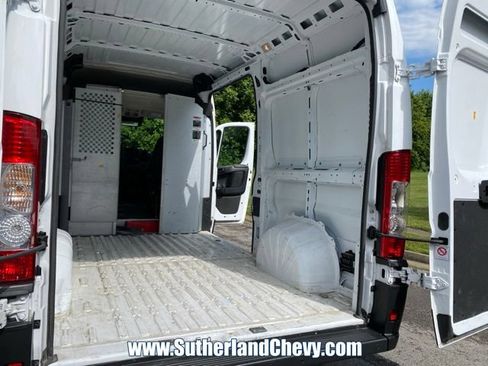 Used 2025 RAM ProMaster 2500 w/ Safety Group FWD image 30