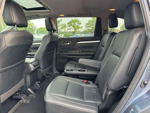 Used 2019 Toyota Highlander XLE w/ Protection Package #3 AWD/4WD image 14