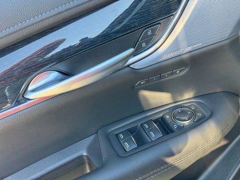 Certified 2025 Cadillac XT5 Premium Luxury image 25