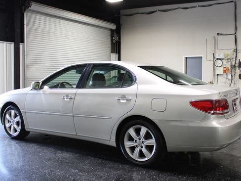 Used 2005 Lexus ES 330 FWD image 5