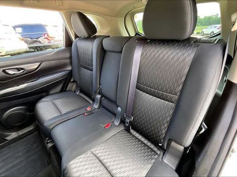 Certified 2019 Nissan Rogue SV FWD image 21