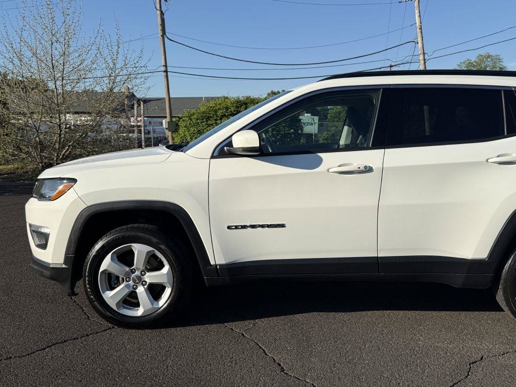 Used 2018 Jeep Compass Latitude w/ Popular Equipment Group AWD/4WD image 5