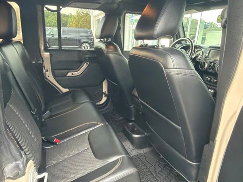 Used 2016 Jeep Wrangler Unlimited Sahara AWD/4WD image 16