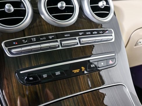 Used 2020 Mercedes-Benz GLC 300 image 17