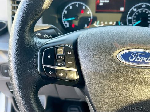 Used 2025 Ford Transit 350 XLT image 17