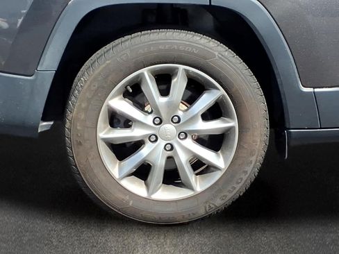 Used 2018 Jeep Cherokee Limited AWD/4WD image 4