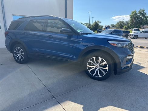 Used 2022 Ford Explorer ST-Line w/ Class IV Trailer Tow Package image 5