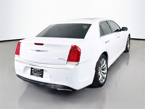 Used 2017 Chrysler 300 C w/ Safetytec Plus Group image 7