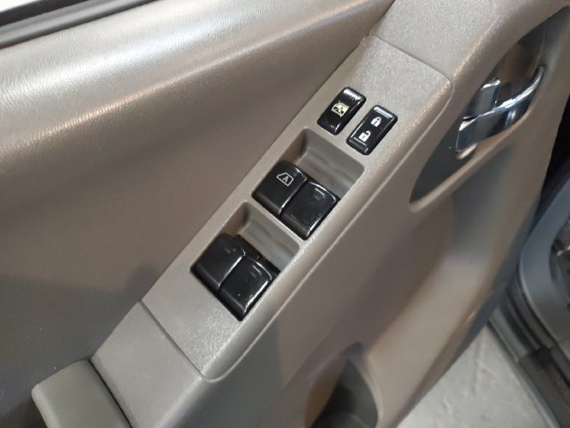 Used 2020 Nissan Frontier SV w/ Midnight Edition Floor Mats AWD/4WD image 12