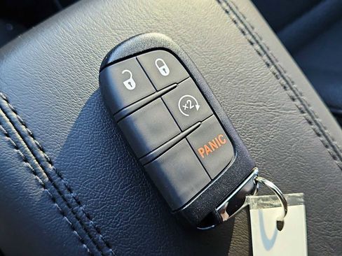 New 2026 Jeep Compass Latitude image 33