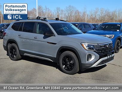 New 2025 Volkswagen Atlas Peak Edition SE
