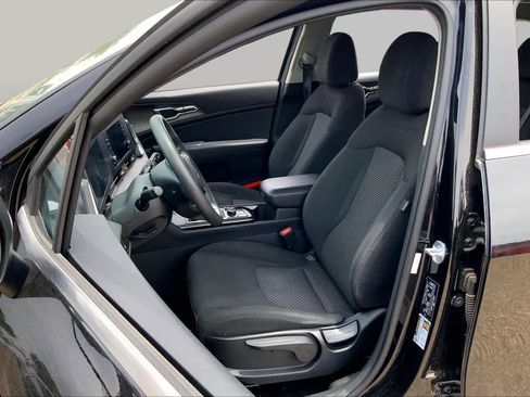 Used 2023 Kia Sportage LX AWD/4WD image 14
