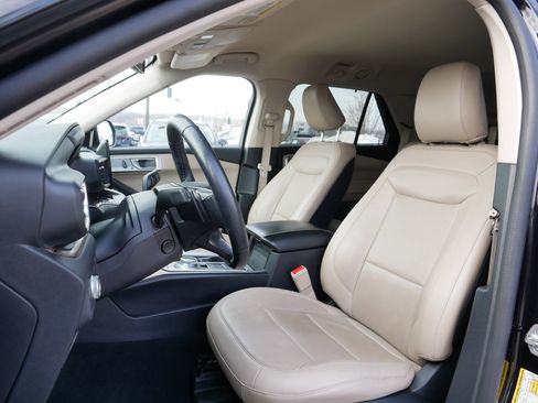 Used 2020 Ford Explorer Limited image 14