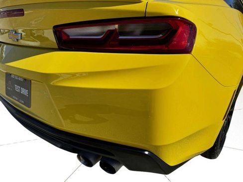 Used 2016 Chevrolet Camaro LT w/ RS Package image 15