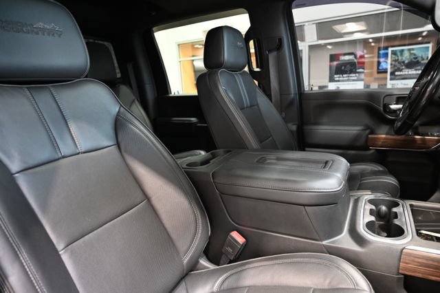 Used 2022 Chevrolet Silverado 2500 High Country w/ Technology Package AWD/4WD image 11