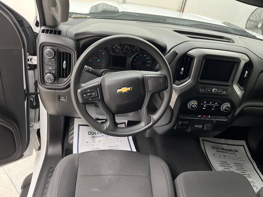 Used 2022 Chevrolet Silverado 2500 Custom w/ Custom Convenience Package AWD/4WD image 16