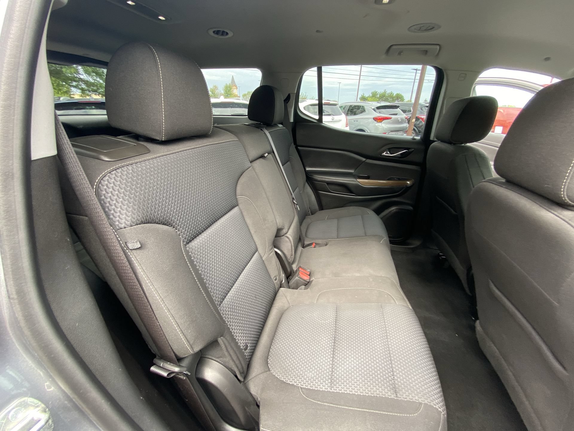 Used 2020 GMC Acadia SLE FWD image 27