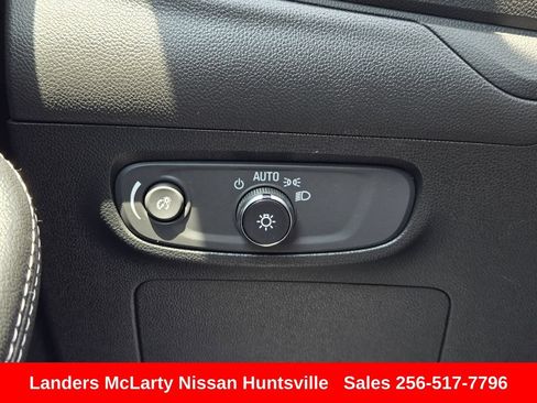 Used 2024 Buick Encore GX Sport Touring FWD image 27