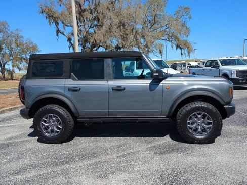 New 2025 Ford Bronco Badlands image 4