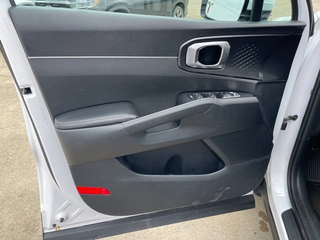 Used 2024 Kia Sorento LX FWD image 20