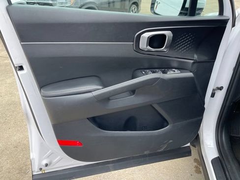 Used 2024 Kia Sorento LX FWD image 20